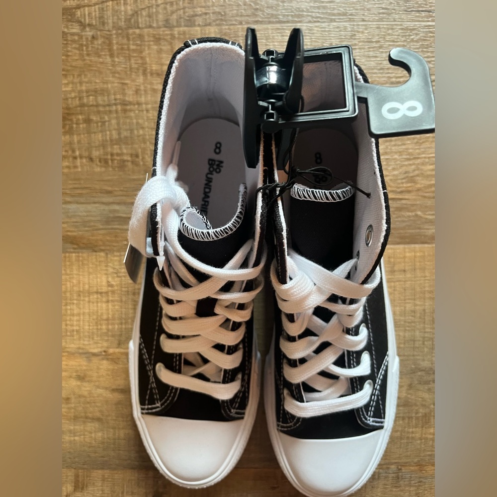 Black and White Platform Lace Up Hi-Top Canvas Sneakers. NWT. Women’s Size 8 - Picture 10 of 15